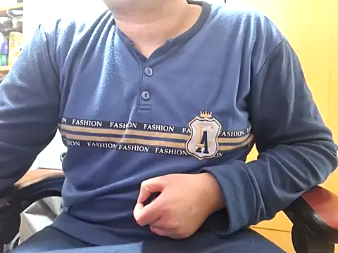 Snapshot of Javier_bear chatting on 02-28-25, 10:28 Javier bear online show from 02-28-25, 10:28