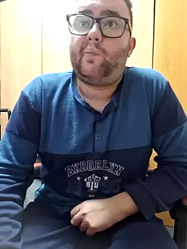 Snapshot of Javier_bear chatting on 03-11-25, 02:51 Javier bear online show from 03-11-25, 02:51