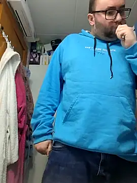 Snapshot of Javier_bear chatting on 03-12-25, 02:34 Javier bear online show from 03-12-25, 02:34