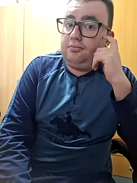 Snapshot of Javier_bear chatting on 03-18-25, 09:53 Javier bear online show from 03-18-25, 09:53