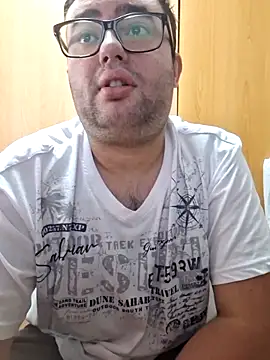 Snapshot of Javier_bear chatting on 09-10-25, 09:42 Javier bear online show from 09-10-25, 09:42