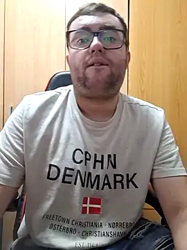 Snapshot of Javier_bear chatting on 09-12-25, 12:38 Javier bear online show from 09-12-25, 12:38