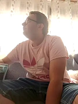 Snapshot of Javier_bear chatting on 09-22-25, 10:06 Javier bear online show from 09-22-25, 10:06