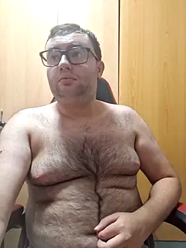 Snapshot of Javier_bear chatting on 09-23-25, 09:51 Javier bear online show from 09-23-25, 09:51