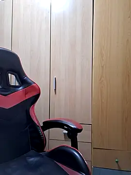 Snapshot of Javier_bear chatting on 09-27-25, 08:08 Javier bear online show from 09-27-25, 08:08