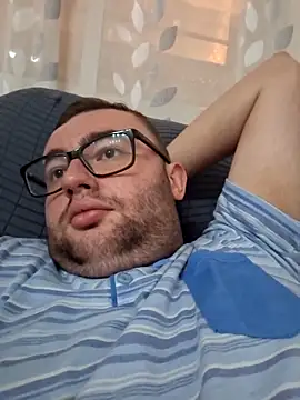 Snapshot of Javier_bear chatting on 09-30-25, 08:47 Javier bear online show from 09-30-25, 08:47