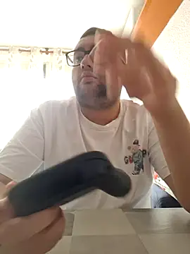 Snapshot of Javier_bear chatting on 10-02-25, 10:33 Javier bear online show from 10-02-25, 10:33