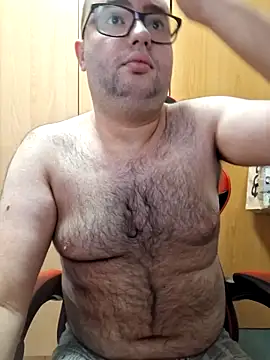 Snapshot of Javier_bear chatting on 10-06-25, 08:45 Javier bear online show from 10-06-25, 08:45