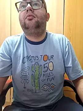 Snapshot of Javier_bear chatting on 10-12-25, 09:30 Javier bear online show from 10-12-25, 09:30