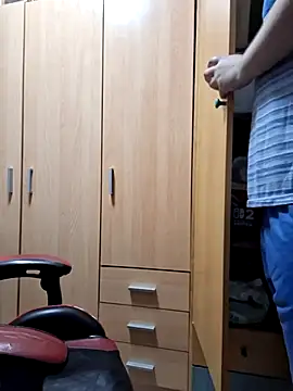 Snapshot of Javier_bear chatting on 11-02-25, 10:23 Javier bear online show from 11-02-25, 10:23