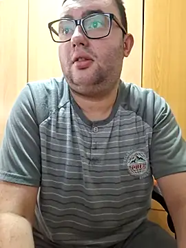 Snapshot of Javier_bear chatting on 11-09-25, 11:19 Javier bear online show from 11-09-25, 11:19