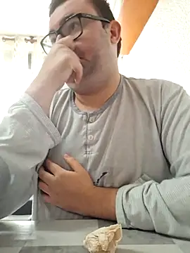 Snapshot of Javier_bear chatting on 11-30-25, 09:13 Javier bear online show from 11-30-25, 09:13