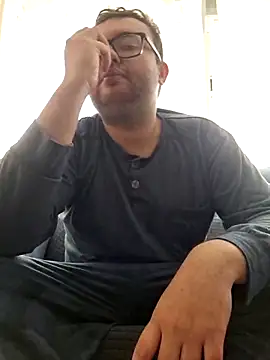 Javier bear online show from 03-27-26, 10:59