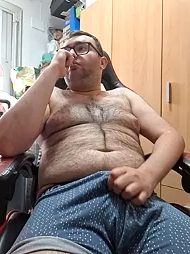 Snapshot of Javier_bear chatting on 05-07-26, 01:05 Javier bear online show from 05-07-26, 01:05