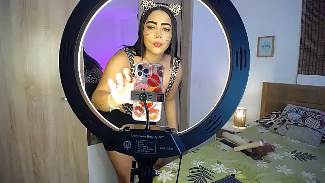 ShanonLe online show from 01-04-25, 03:17