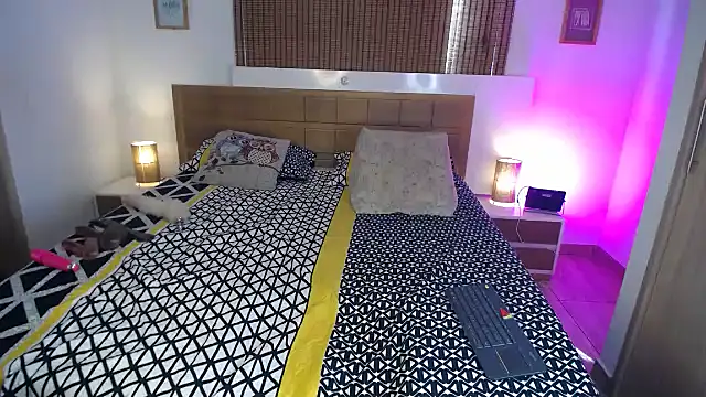 ShanonLe online show from 02-19-25, 02:55