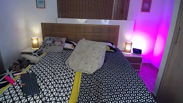 ShanonLe online show from 02-20-25, 06:46