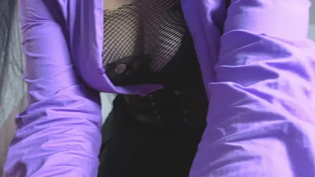 Snapshot of mailin18 chatting on 11-23-25, 01:05 mailin18 online show from 11-23-25, 01:05