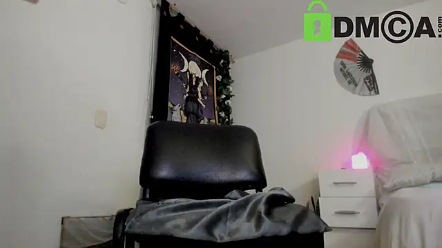 Lucyerobbie online show from 03-10-25, 04:38