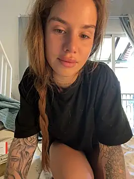 EmiliaCatalina online show from 01-29-25, 07:53