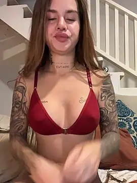 EmiliaCatalina online show from 02-07-25, 12:09