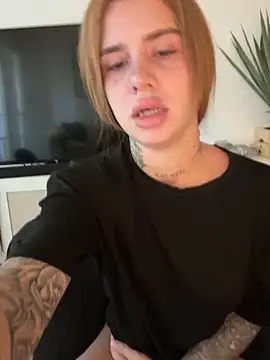 EmiliaCatalina online show from 09-14-25, 07:24