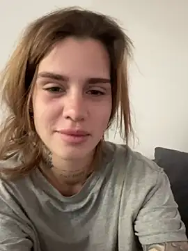 EmiliaCatalina online show from 03-08-26, 04:22