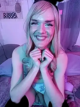 Snapshot of LillyAmore chatting on 02-18-25, 10:25 LillyAmore online show from 02-18-25, 10:25