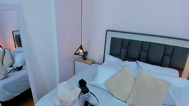 victoria cooper3 online show from 11-15-25, 09:28