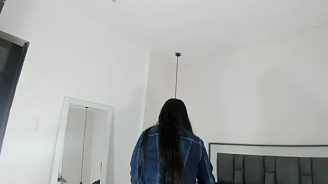 victoria cooper3 online show from 11-28-25, 09:45