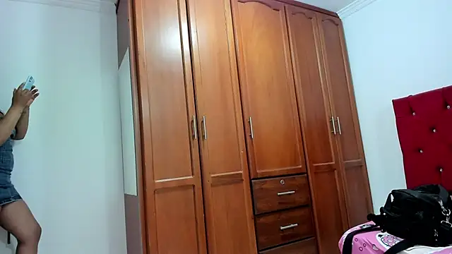 youlittle perverts online show from 10-04-25, 07:01