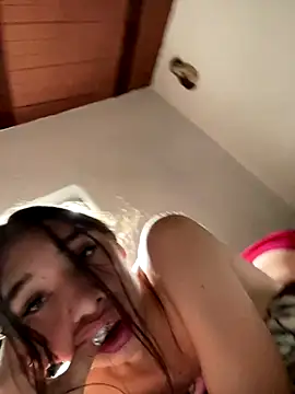 Snapshot of NICOLSKINNY1 chatting on 10-22-25, 03:45 NICOLSKINNY1 online show from 10-22-25, 03:45