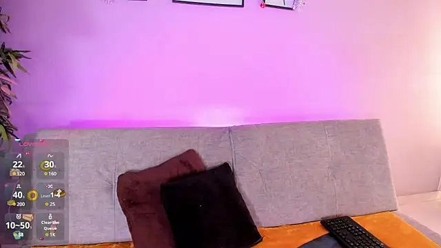 Snapshot of cinnamon_kyla chatting on 12-23-24, 06:27 cinnamon kyla online show from 12-23-24, 06:27