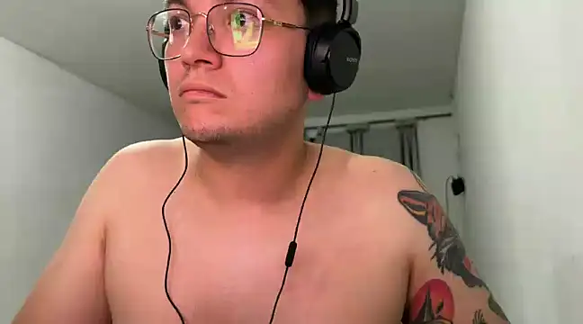 unoxestres online show from 02-18-25, 04:48