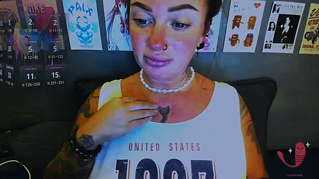 EllieOz online show from 04-18-26, 07:07