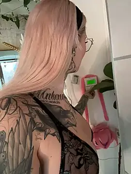 Stella-Kink online show from 02-17-25, 04:04