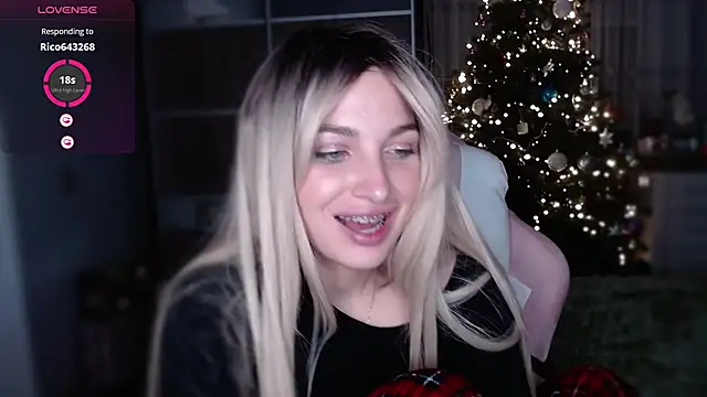 Snapshot of Yoda21 chatting on 01-01-25, 09:41 Yoda21 online show from 01-01-25, 09:41