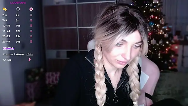 Snapshot of Yoda21 chatting on 01-08-25, 02:35 Yoda21 online show from 01-08-25, 02:35