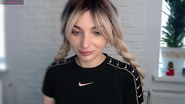 Snapshot of Yoda21 chatting on 01-16-25, 09:37 Yoda21 online show from 01-16-25, 09:37