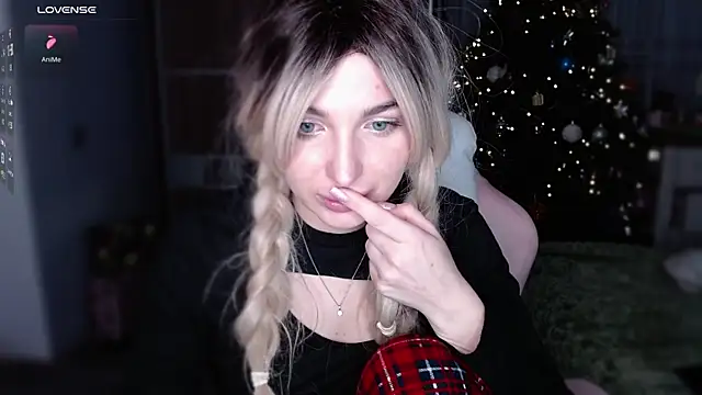 Snapshot of Yoda21 chatting on 01-18-25, 03:27 Yoda21 online show from 01-18-25, 03:27