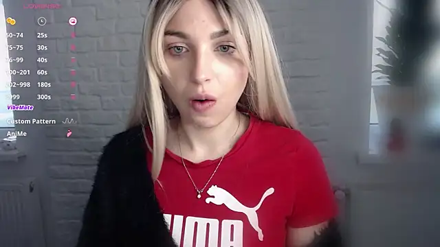 Snapshot of Yoda21 chatting on 01-28-25, 01:49 Yoda21 online show from 01-28-25, 01:49