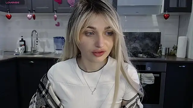 Snapshot of Yoda21 chatting on 02-13-25, 02:09 Yoda21 online show from 02-13-25, 02:09