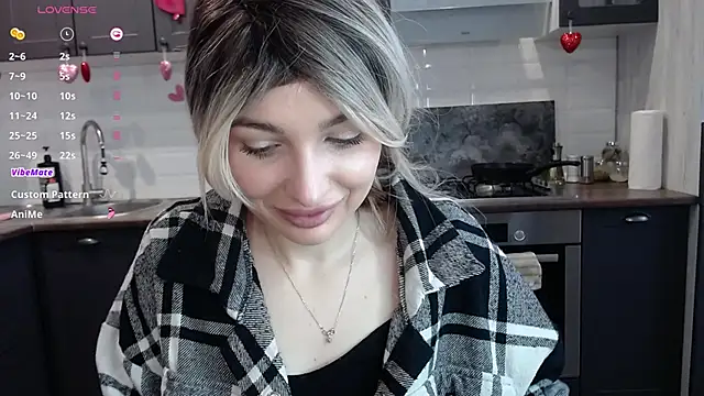 Snapshot of Yoda21 chatting on 02-14-25, 10:17 Yoda21 online show from 02-14-25, 10:17