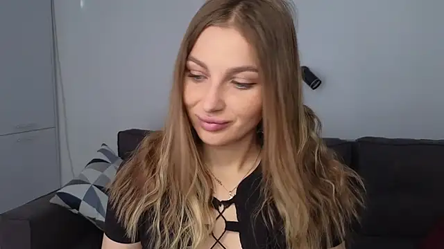 Snapshot of Yoda21 chatting on 09-21-25, 10:06 Yoda21 online show from 09-21-25, 10:06