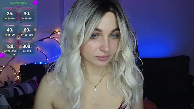 Snapshot of Yoda21 chatting on 12-01-25, 02:44 Yoda21 online show from 12-01-25, 02:44