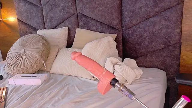 nahomi campbell online show from 03-08-26, 02:04