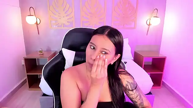 Snapshot of majo_rosse_ chatting on 09-23-25, 07:06 majo rosse  online show from 09-23-25, 07:06