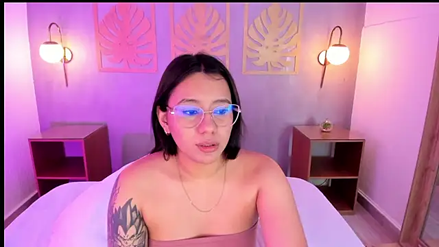 Snapshot of majo_rosse_ chatting on 09-27-25, 11:32 majo rosse  online show from 09-27-25, 11:32