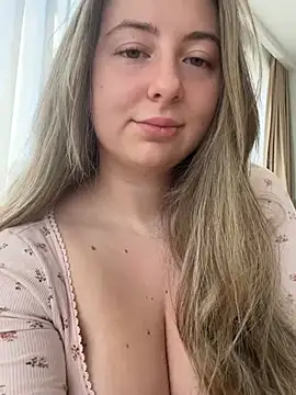 curvyflawless online show from 01-11-25, 09:04