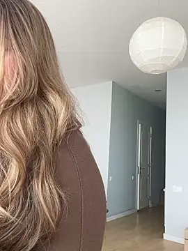 curvyflawless online show from 01-30-25, 08:43